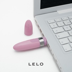 LELO Mia in pink pluged into an USB port